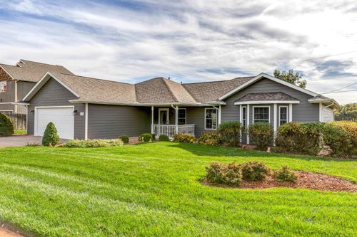 1124 Republic Cir, Salina, KS, 67401-5382 | Card Image