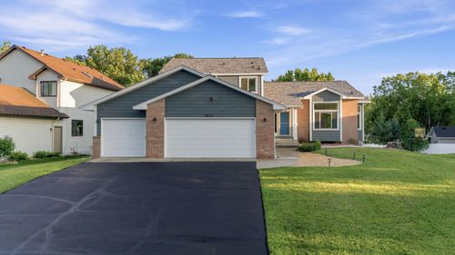 11205 72nd Ave N, Maple Grove, MN, 55369-7655 | Card Image