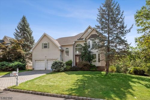27 Wingate Way, Green Brook, NJ, 08812-1800 | Card Image