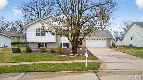 16858 Babler View Dr, Wildwood, MO, 63011-1812 | Card Image
