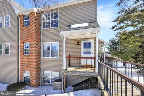 812 Christopher Dr, READING, PA, 19610-1158 | Card Image