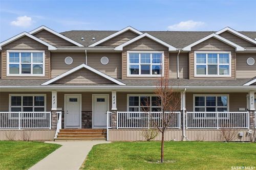 424 Maningas Bend, Saskatoon, SK, S7W0V6 | Card Image