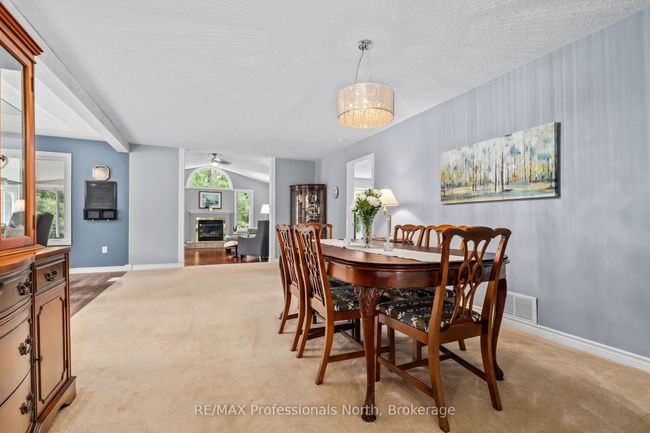 4 Red Maple Crt, House other with 3 bedrooms, 2 bathrooms and 4 parking in Gravenhurst ON | Image 9