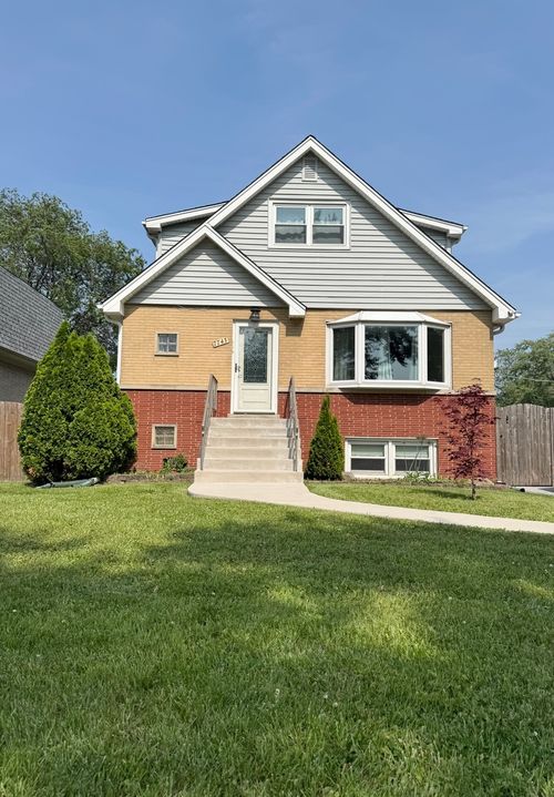 7743 Cronin Ave, Justice, IL, 60458-1327 | Card Image