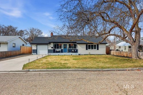 703 S Almond St, Nampa, ID, 83686-5537 | Card Image
