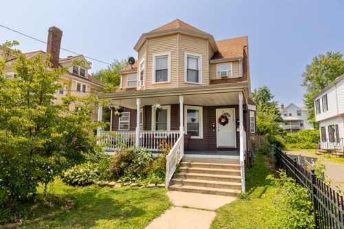 35 Irving St, Hartford, CT, 06112-2344 | Card Image
