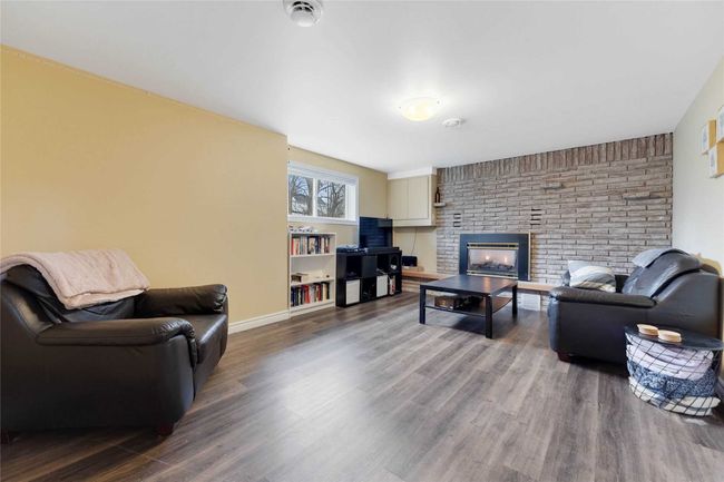 41 Simcoe St, House other with 3 bedrooms, 2 bathrooms and 3 parking in Orillia ON | Image 14