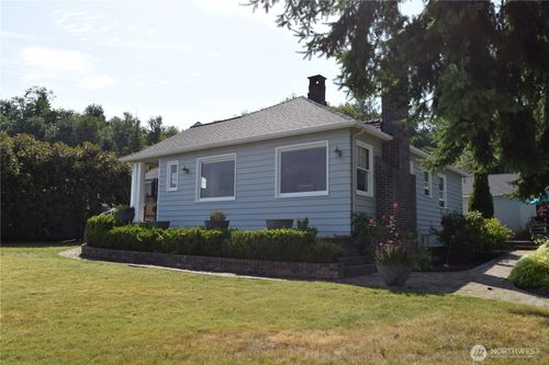 3538 Beach Dr E, Port Orchard, WA, 98366-8136 | Card Image