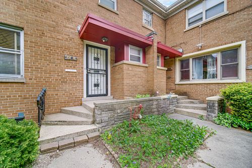 7248 N Ridge Blvd, Chicago, IL, 60645-2002 | Card Image