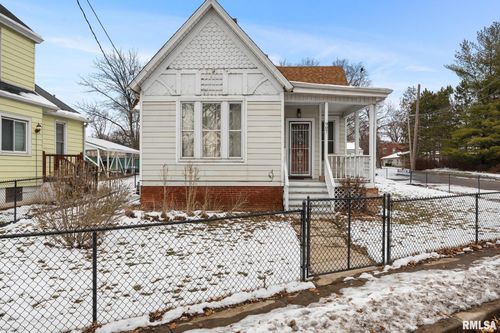 907 Ne Glen Oak Ave, Peoria, IL, 61603-3256 | Card Image