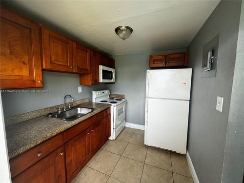 apt-3-4017 Sw 24th St, West Park, FL, 33023-3479 | Card Image