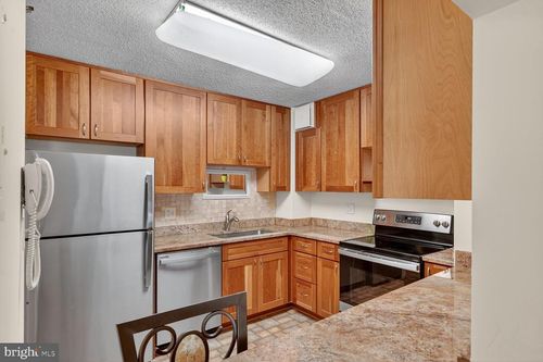 1-123-15101 Interlachen Dr, SILVER SPRING, MD, 20906-5601 | Card Image