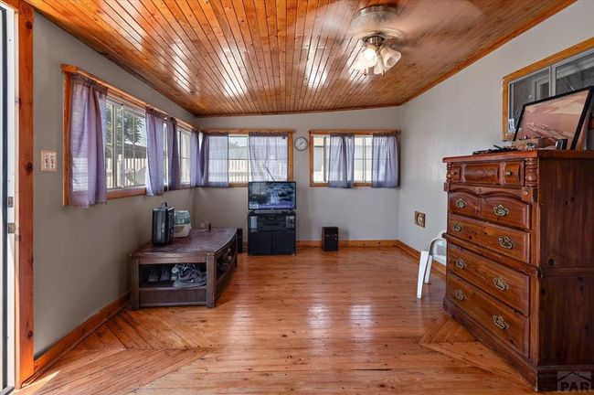Enclosed Patio | Image 33