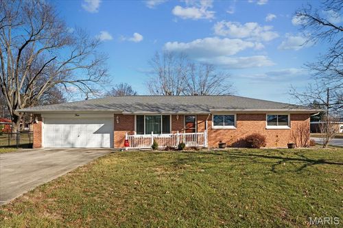 4 Victor St, Waterloo, IL, 62298-5532 | Card Image