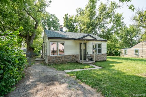 760 Bigham St, Pontiac, MI, 48342-1702 | Card Image