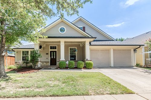 811 Bradford St, Lantana, TX, 76226-6446 | Card Image