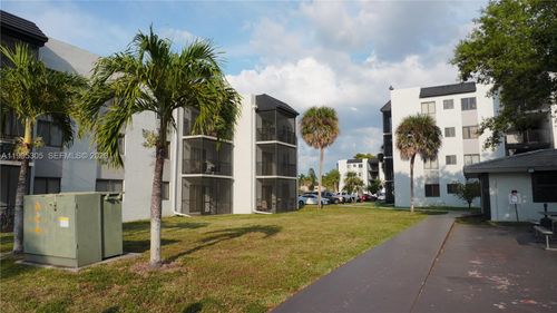 320-3710 Pine Island Rd, Sunrise, FL, 33351-6565 | Card Image