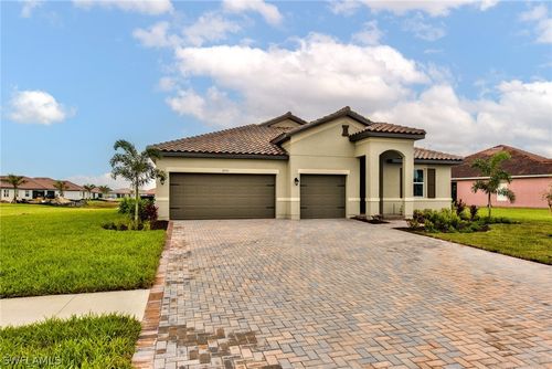 2091 Grove Dr, NAPLES, FL, 34120-7575 | Card Image