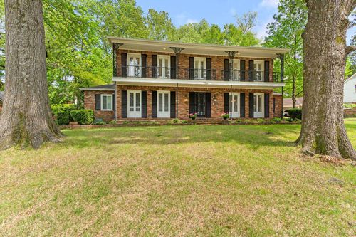 754 Valleybrook Dr, Memphis, TN, 38120-2713 | Card Image