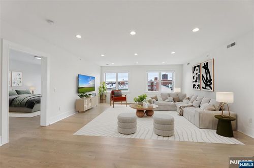211-209-211 Hackensack Plank Rd, Weehawken, NJ, 07086-5834 | Card Image