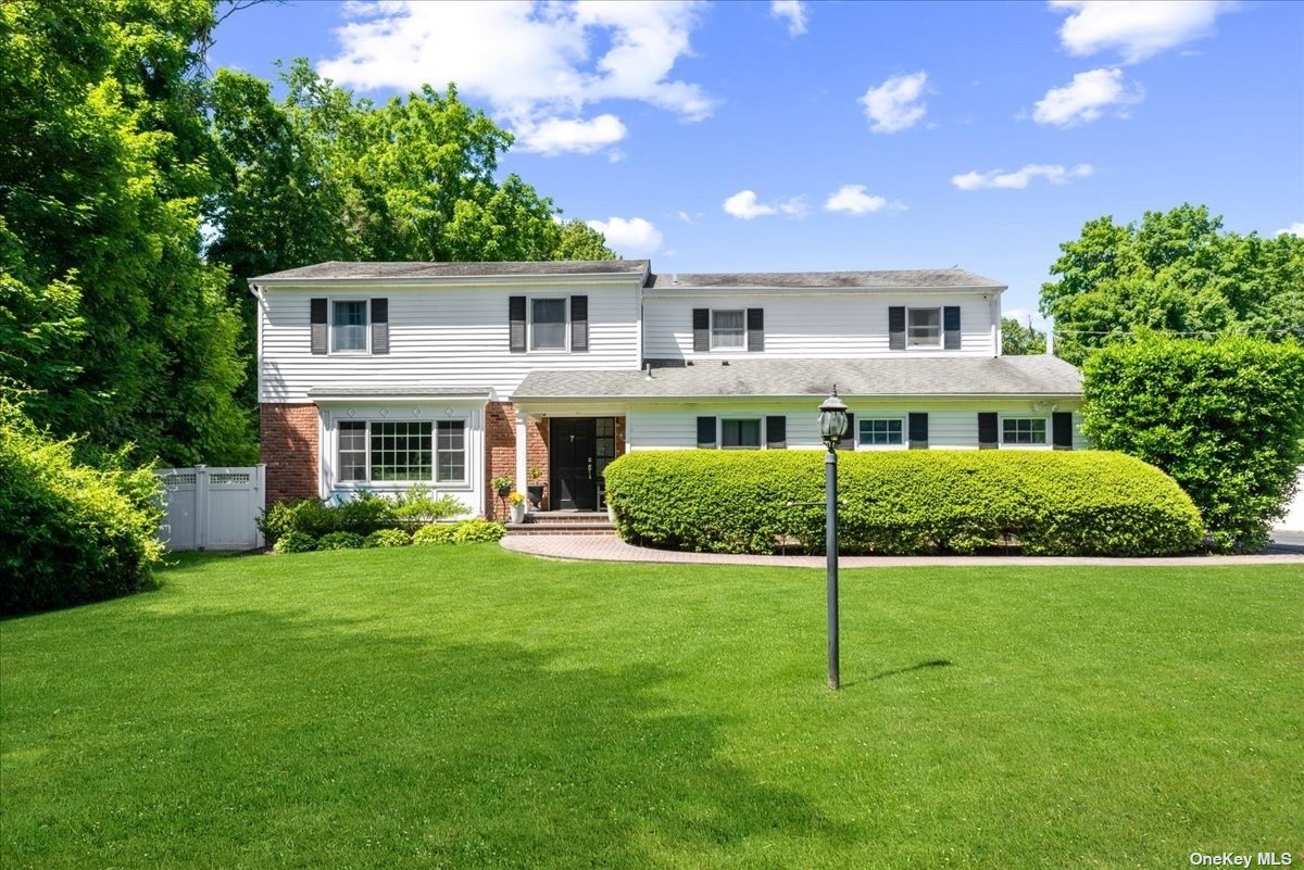 Whitman Ct, Huntington, NY 11743