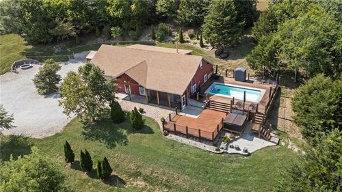 28818 W 303rd St, Paola, KS, 66071-4022 | Card Image