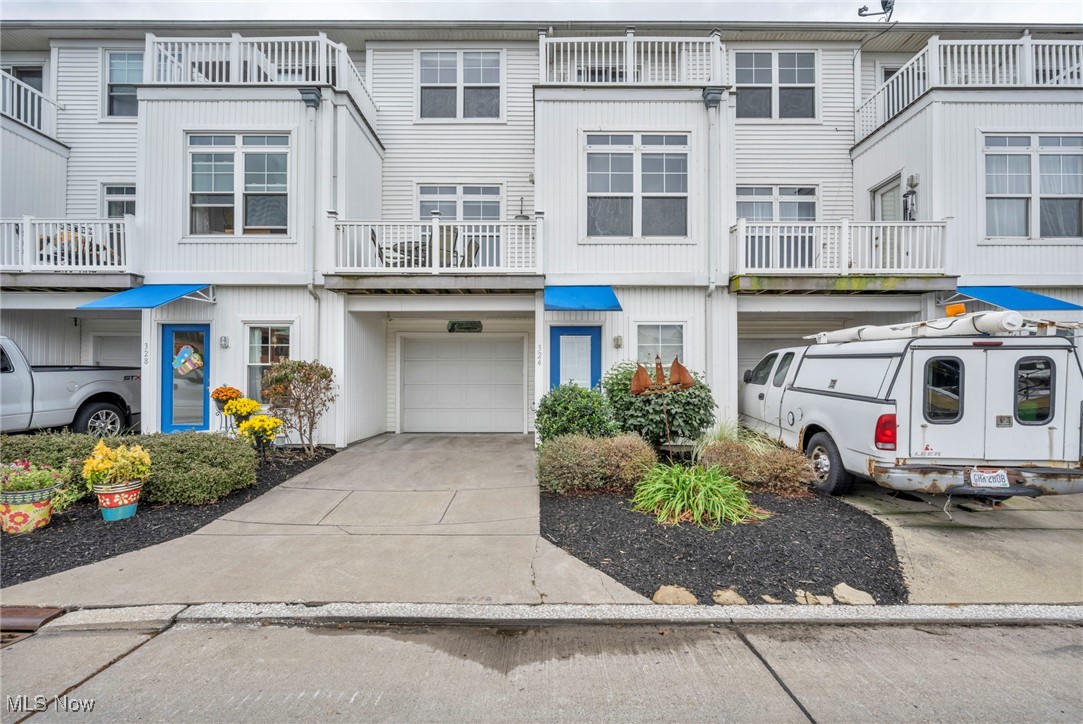 Marina Pkwy, Lorain, OH 44052