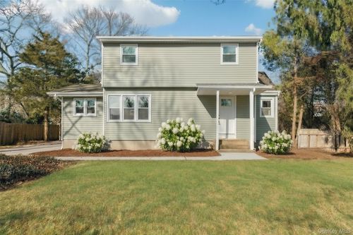 6 Nevada Ave, Medford, NY, 11763-3215 | Card Image