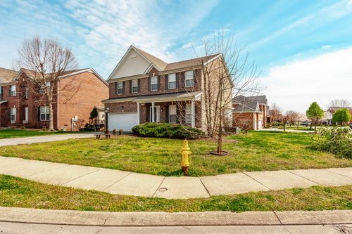 133 Cabin Branch Cir, Hendersonville, TN, 37075-4077 | Card Image