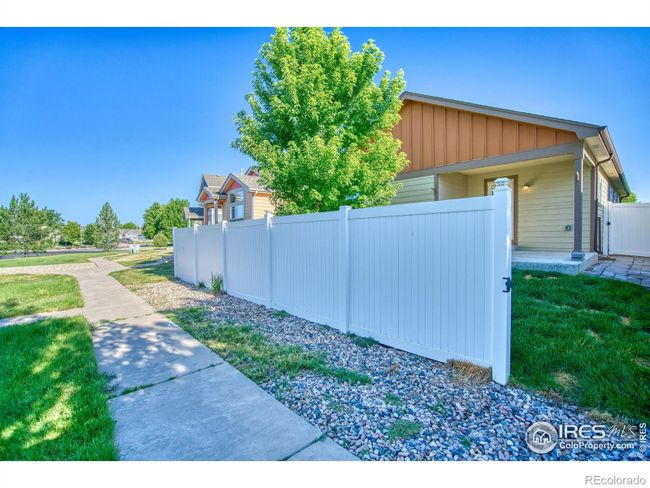 Outside of backyard gate to walking path. | Image 25