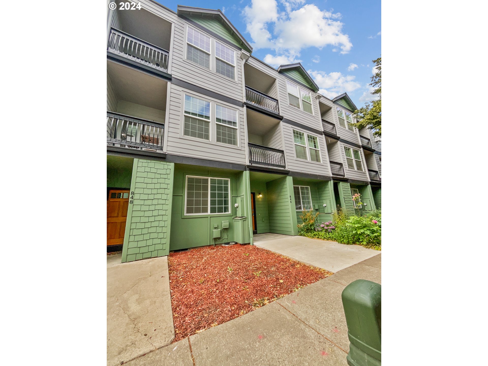 Woodrow Ln, Hillsboro, OR 97123