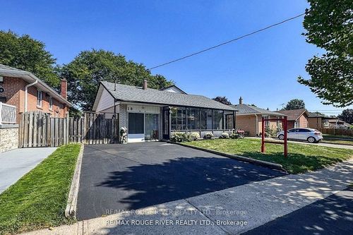 18 Darlingside Dr, Scarborough, ON, M1E3N8 | Card Image