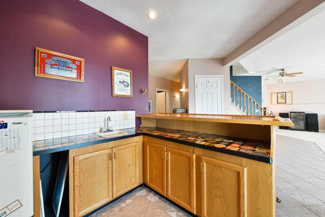 2281 Sirocco Drive Sw, Home with 3 bedrooms, 2 bathrooms and 4 parking in Calgary AB | Image 45