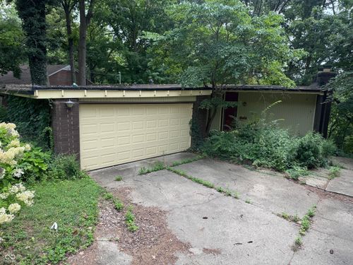 2611 Chesterfield Pl, Anderson, IN, 46012-4439 | Card Image