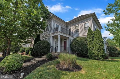 8218 Warfield St, MANASSAS, VA, 20110-3006 | Card Image