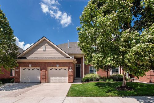 29509 Woodpark Cir, Warren, MI, 48092-6307 | Card Image