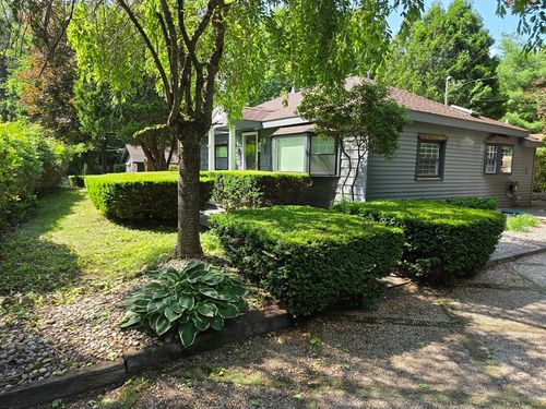 33-31 Mathews Dr, Wayland, MA, 01778-4421 | Card Image