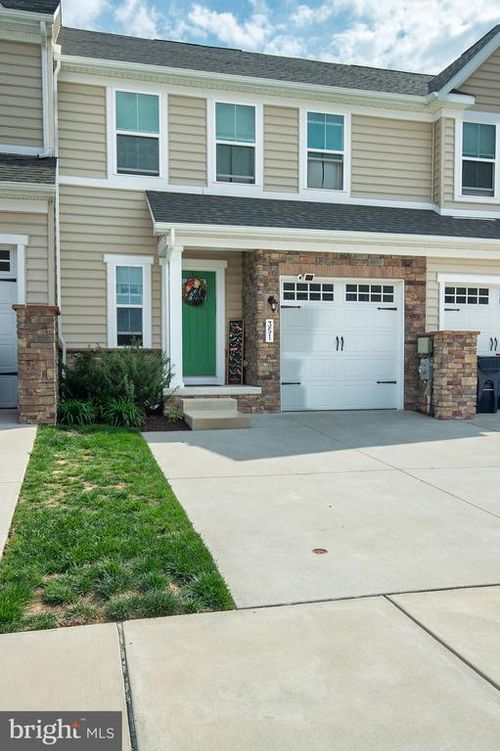 351 Goodwick Dr, MIDDLETOWN, DE, 19709-8744 | Card Image