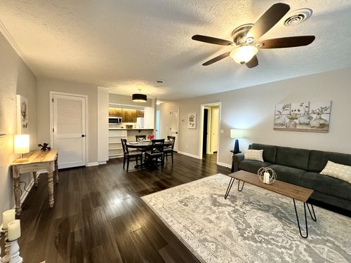 317 Village Ln W, Dickson, TN, 37055-2933 | Card Image