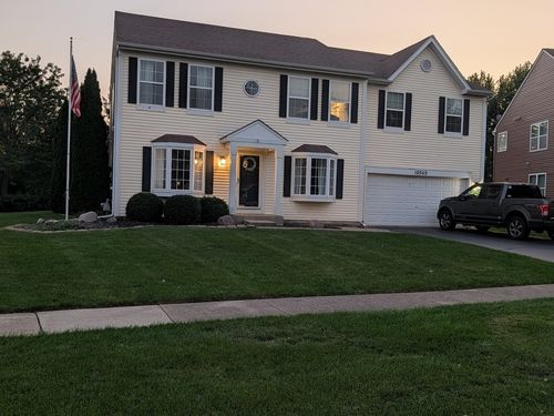 10569 Lancaster St, Huntley, IL, 60142-8167 | Card Image