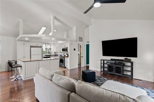 20095 Shadow Island Dr, Canyon Country, CA, 91351-5808 | Card Image