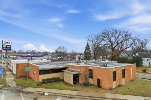 22655 S Chrysler Dr, Hazel Park, MI, 48030-1705 | Card Image