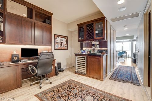 unit-905-4525 Dean Martin Dr, Las Vegas, NV, 89103-8110 | Card Image