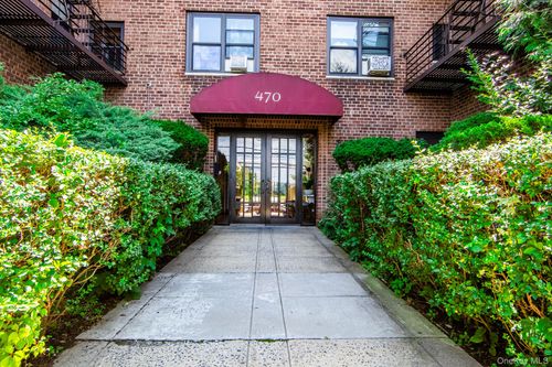 b23-470 N Broadway, Yonkers, NY, 10701-8506 | Card Image