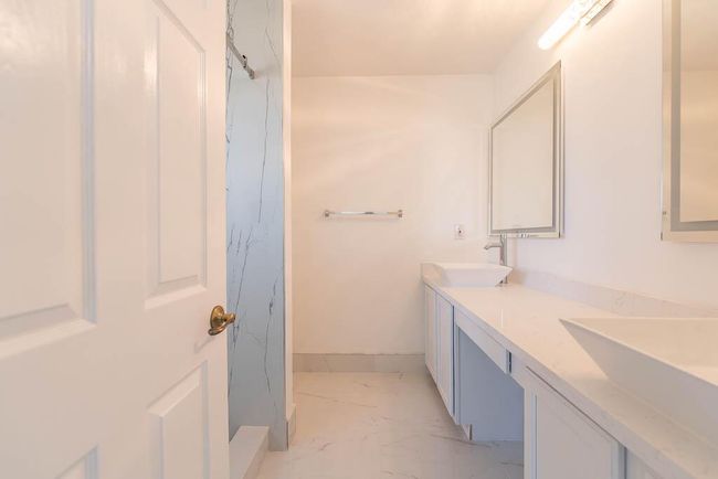 6408 Sandy Bank Ter, Condo with 3 bedrooms, 3 bathrooms and null parking in Riviera Beach FL | Image 16
