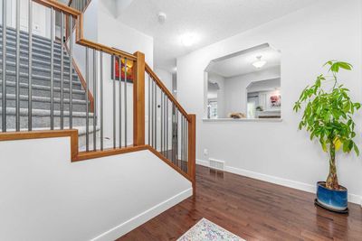 11 Aspen Hills Close Sw, House detached with 3 bedrooms, 3 bathrooms and 4 parking in Calgary AB | Image 3