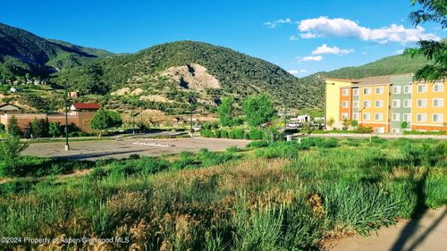 405 E Meadows Dr, Glenwood Springs, CO, 81601-8747 | Card Image