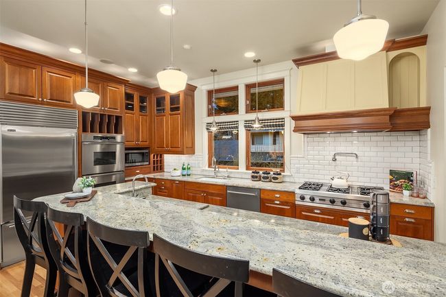 Host a cooking school while your guests belly up to the bar and enjoy the class. Tons and tons of counter space provide the space for cutting, slicing & dicing and then enjoying the yummy preparations afterwards. | Image 10