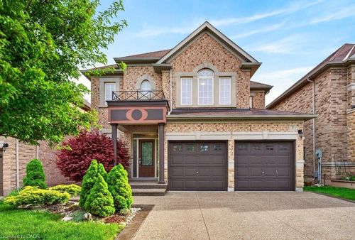 7 Summerwind Drive, Hamilton, ON, L9B0E5 | Card Image