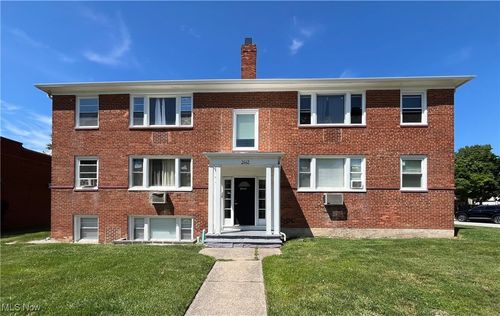 2443 Noble Rd, Cleveland Heights, OH, 44121-2126 | Card Image